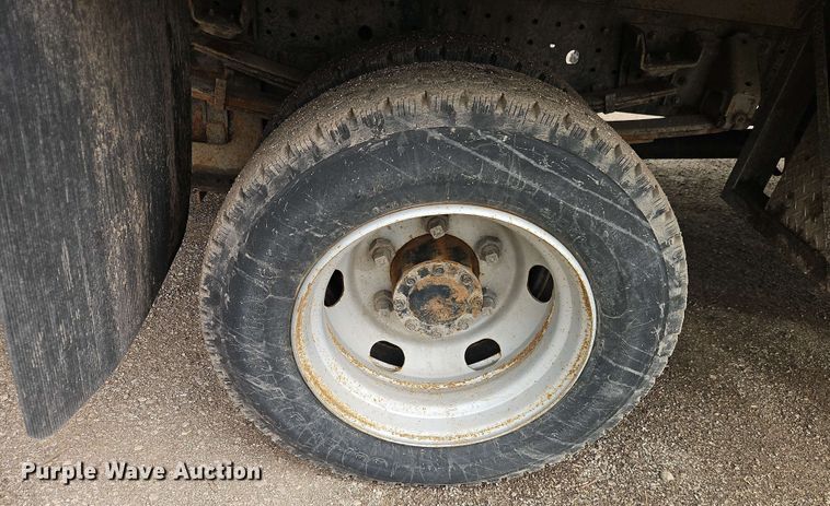 image for item EI8999 2019 Mitsubishi Fuso FE160 Crew Cab flatbed truck