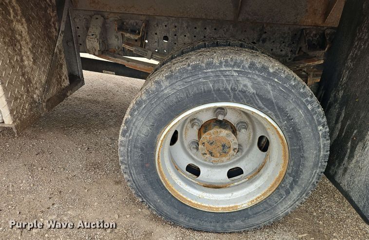 image for item EI8999 2019 Mitsubishi Fuso FE160 Crew Cab flatbed truck