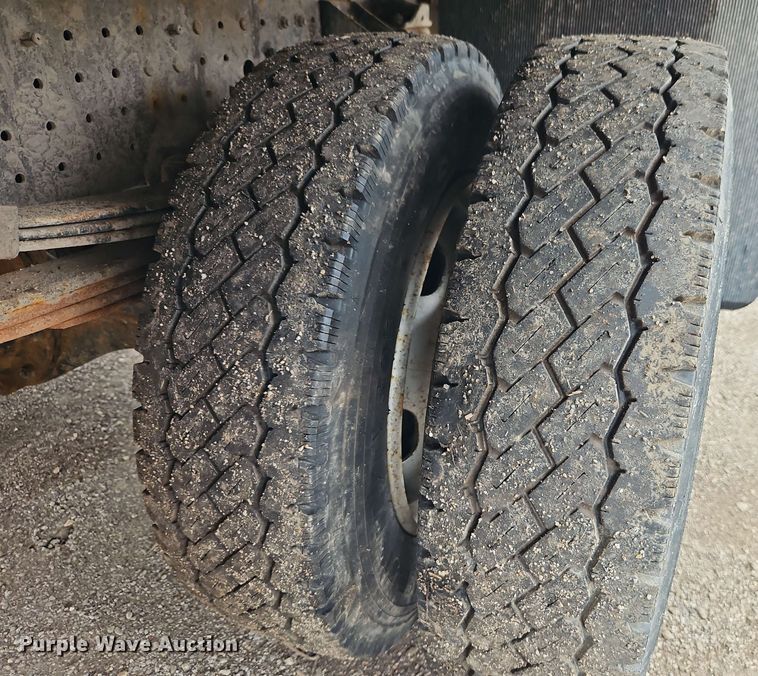 image for item EI8999 2019 Mitsubishi Fuso FE160 Crew Cab flatbed truck