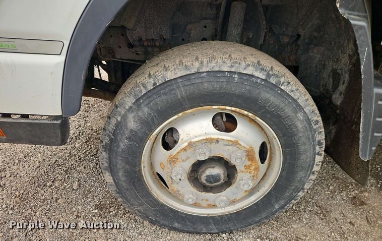 image for item EI8999 2019 Mitsubishi Fuso FE160 Crew Cab flatbed truck