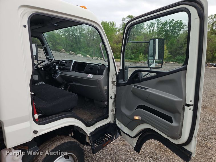 image for item EJ0000 2019 Mitsubishi Fuso FE140 flatbed truck