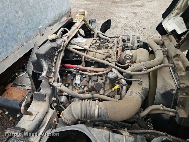 image for item EJ0000 2019 Mitsubishi Fuso FE140 flatbed truck