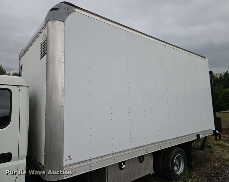 image for item EJ0001 2019 Mitsubishi Fuso FE160 crew box box truck
