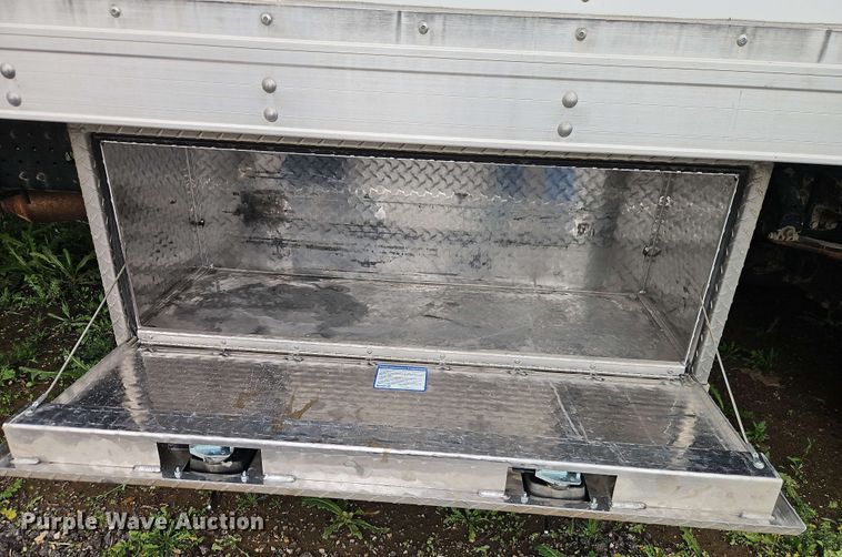 image for item EJ0001 2019 Mitsubishi Fuso FE160 crew box box truck