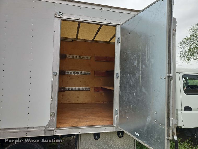 image for item EJ0001 2019 Mitsubishi Fuso FE160 crew box box truck