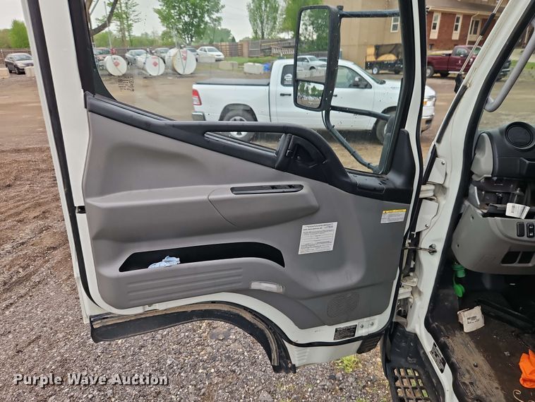 image for item EJ0001 2019 Mitsubishi Fuso FE160 crew box box truck