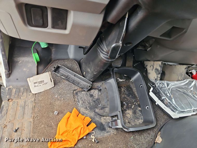 image for item EJ0001 2019 Mitsubishi Fuso FE160 crew box box truck