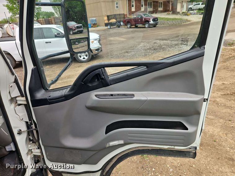 image for item EJ0001 2019 Mitsubishi Fuso FE160 crew box box truck