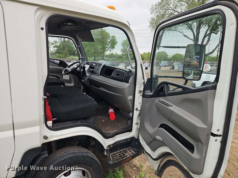 image for item EJ0001 2019 Mitsubishi Fuso FE160 crew box box truck