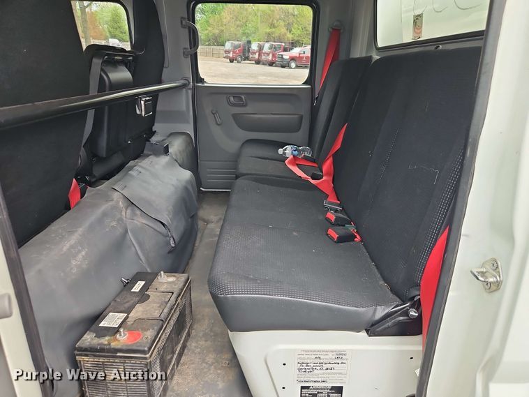 image for item EJ0001 2019 Mitsubishi Fuso FE160 crew box box truck