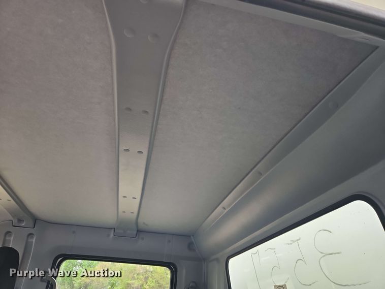 image for item EJ0001 2019 Mitsubishi Fuso FE160 crew box box truck