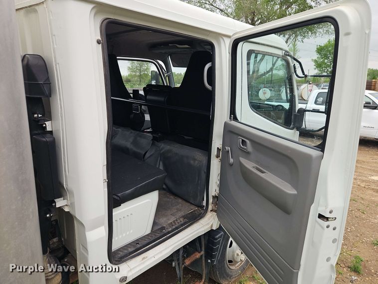 image for item EJ0001 2019 Mitsubishi Fuso FE160 crew box box truck