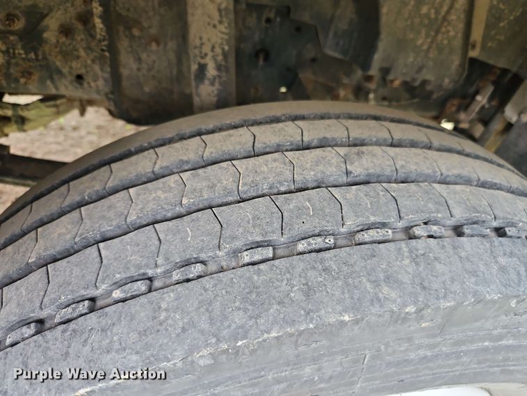 image for item EJ0001 2019 Mitsubishi Fuso FE160 crew box box truck