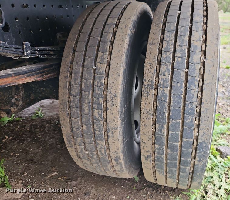 image for item EJ0001 2019 Mitsubishi Fuso FE160 crew box box truck