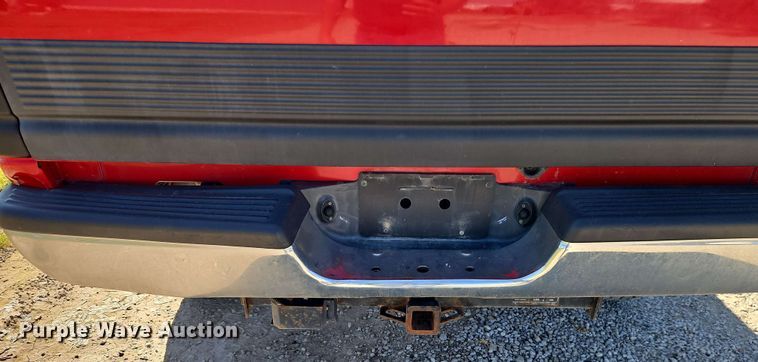 image for item EJ0017 2000 Dodge Ram 2500 Quad Cab pickup truck