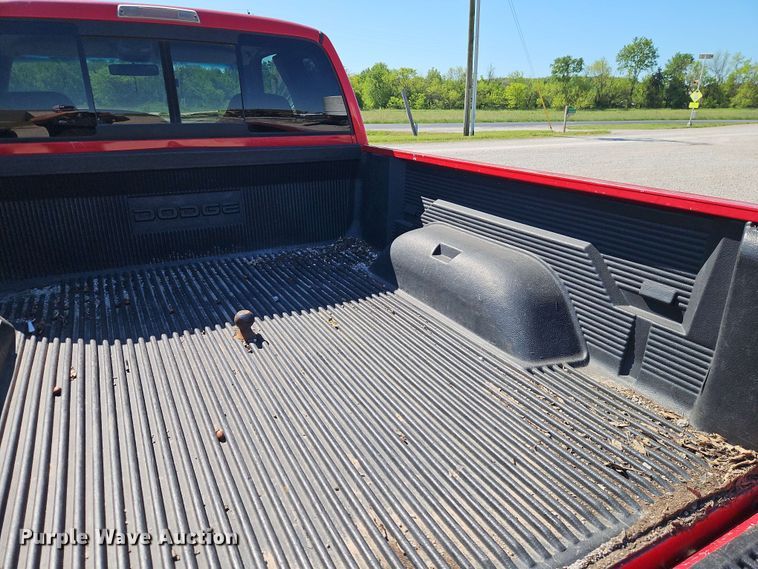 image for item EJ0017 2000 Dodge Ram 2500 Quad Cab pickup truck