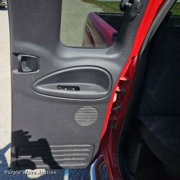 image for item EJ0017 2000 Dodge Ram 2500 Quad Cab pickup truck