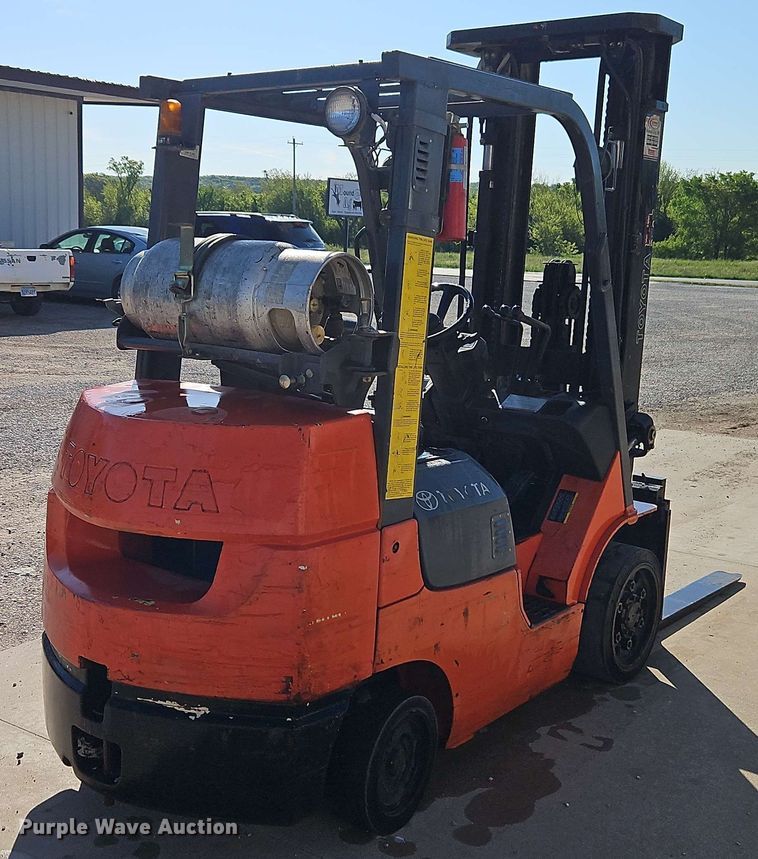 image for item EJ0018 2004 Toyota 7FGOU30 forklift