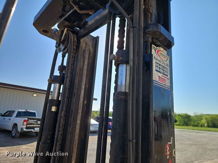 image for item EJ0018 2004 Toyota 7FGOU30 forklift