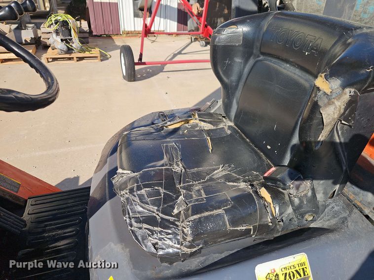 image for item EJ0018 2004 Toyota 7FGOU30 forklift