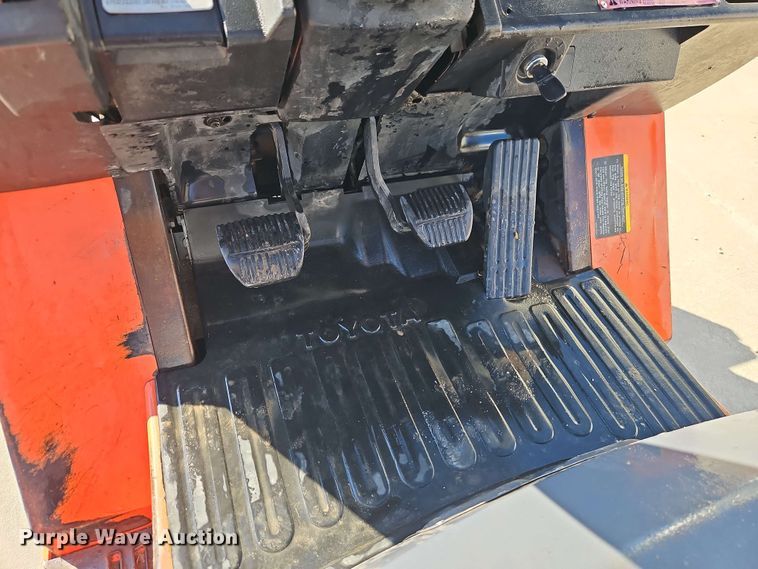 image for item EJ0018 2004 Toyota 7FGOU30 forklift