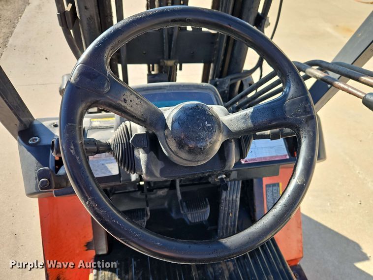 image for item EJ0018 2004 Toyota 7FGOU30 forklift