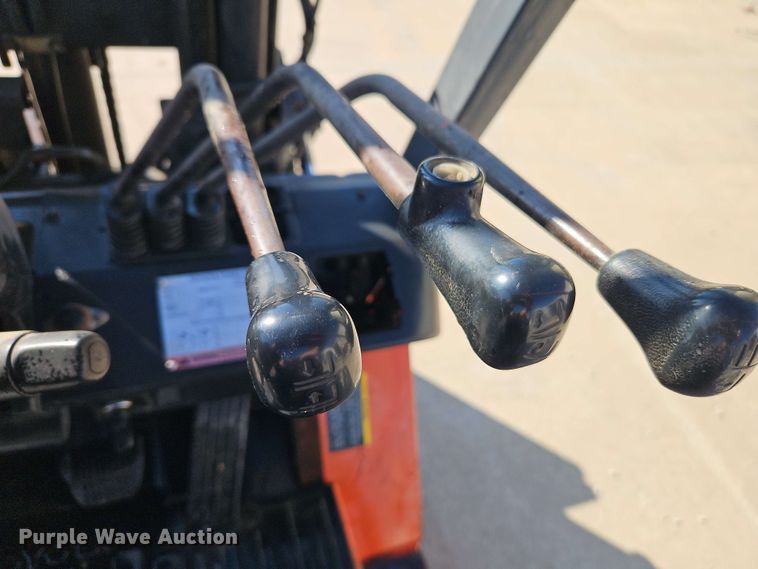 image for item EJ0018 2004 Toyota 7FGOU30 forklift