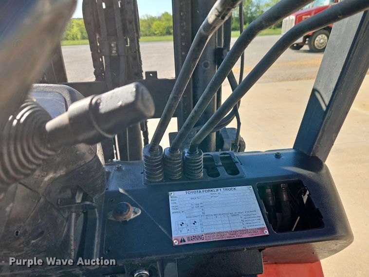image for item EJ0018 2004 Toyota 7FGOU30 forklift