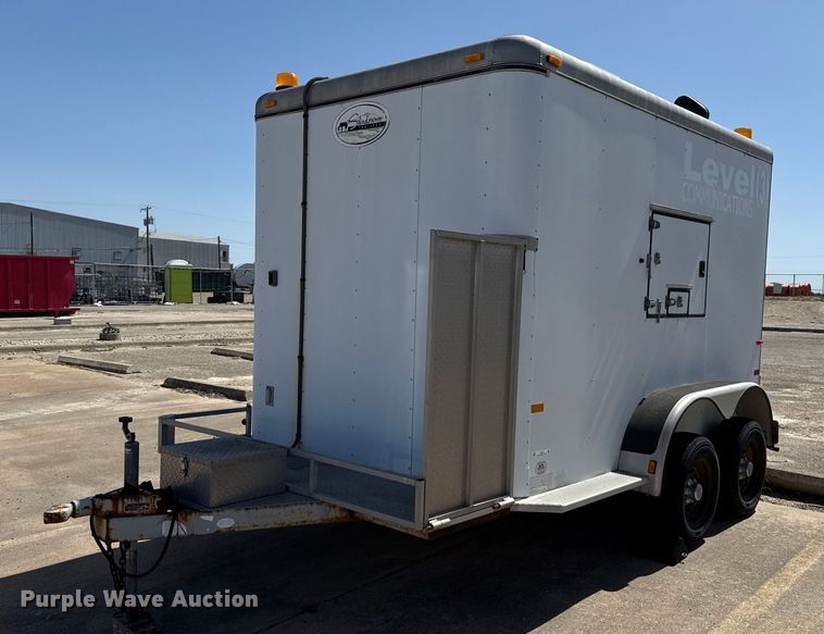 image for item EJ3517 2001 Sundowner enclosed cargo trailer