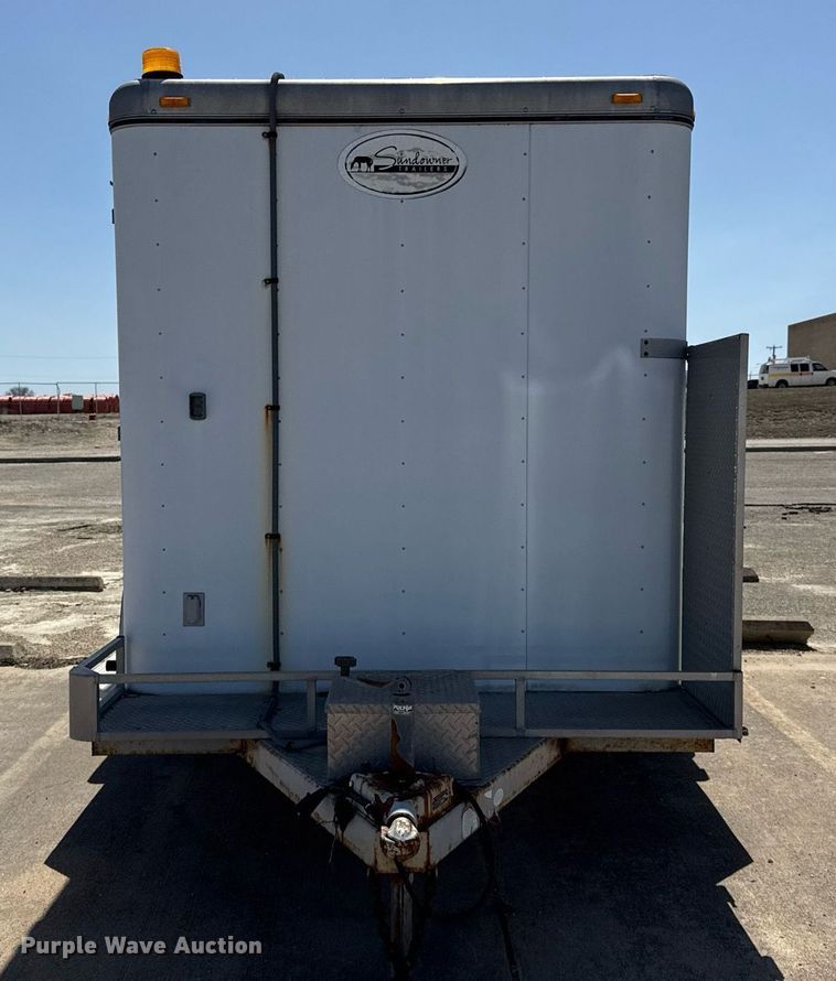 image for item EJ3517 2001 Sundowner enclosed cargo trailer