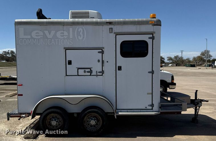 image for item EJ3517 2001 Sundowner enclosed cargo trailer