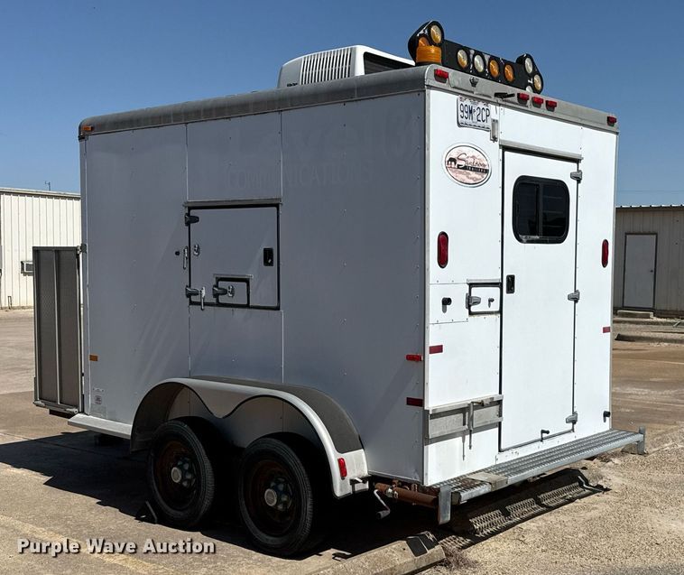 image for item EJ3517 2001 Sundowner enclosed cargo trailer