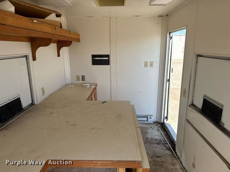 image for item EJ3517 2001 Sundowner enclosed cargo trailer