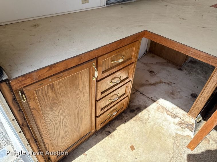 image for item EJ3517 2001 Sundowner enclosed cargo trailer