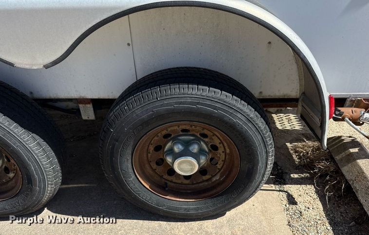 image for item EJ3517 2001 Sundowner enclosed cargo trailer