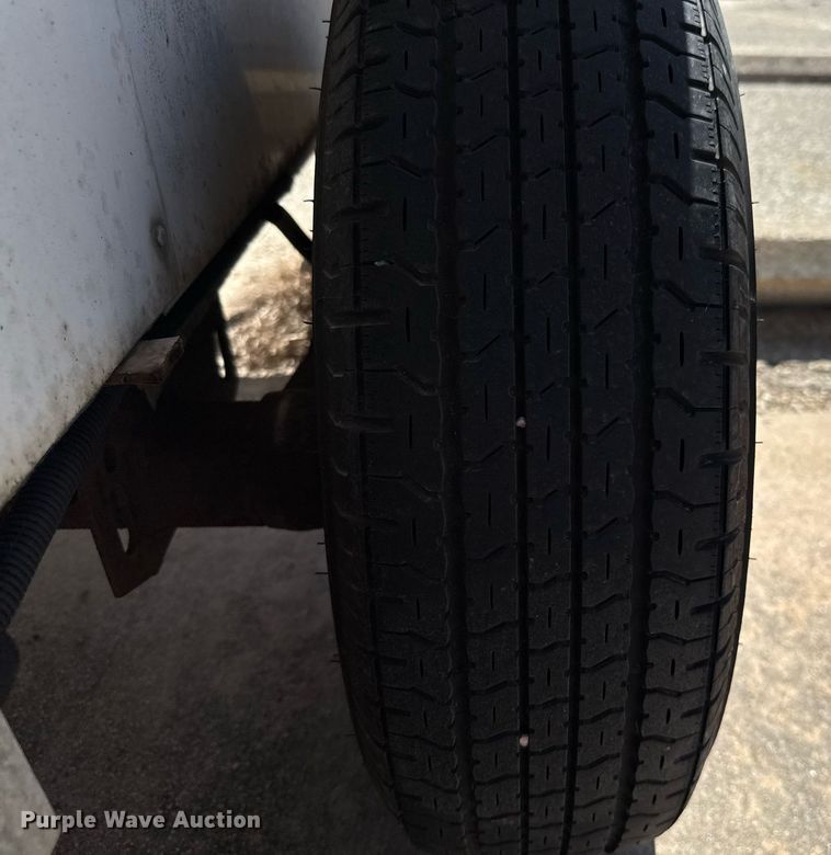 image for item EJ3517 2001 Sundowner enclosed cargo trailer