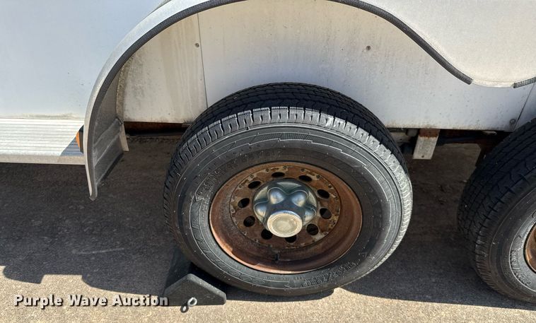 image for item EJ3517 2001 Sundowner enclosed cargo trailer