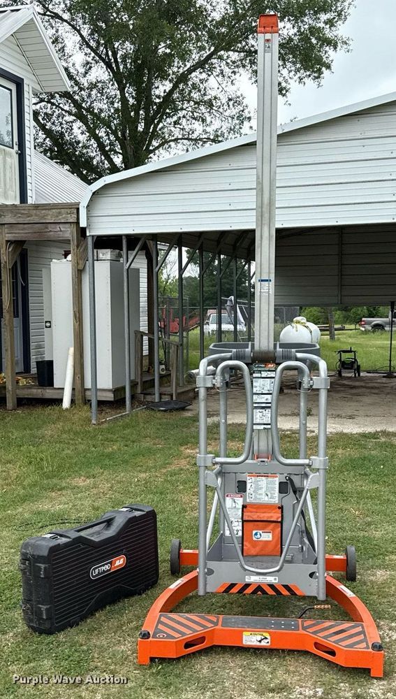 image for item EJ3684 JLG FS80 LiftPod vertical lift