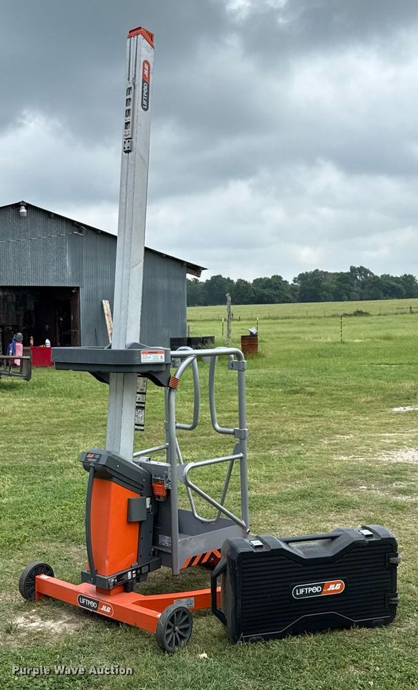 image for item EJ3684 JLG FS80 LiftPod vertical lift