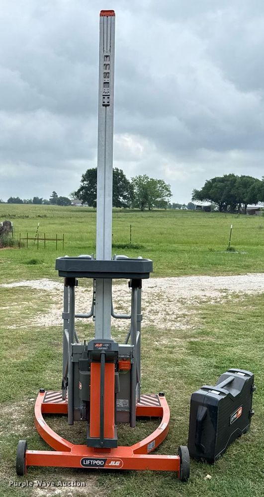 image for item EJ3684 JLG FS80 LiftPod vertical lift