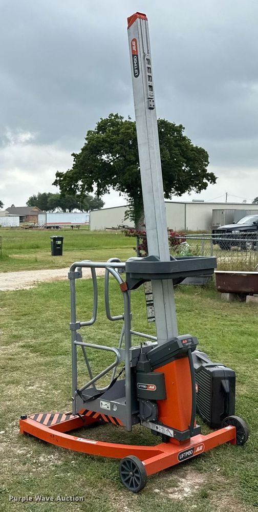 image for item EJ3684 JLG FS80 LiftPod vertical lift