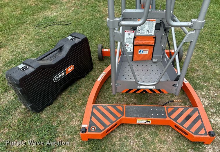 image for item EJ3684 JLG FS80 LiftPod vertical lift