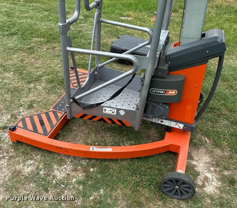 image for item EJ3684 JLG FS80 LiftPod vertical lift