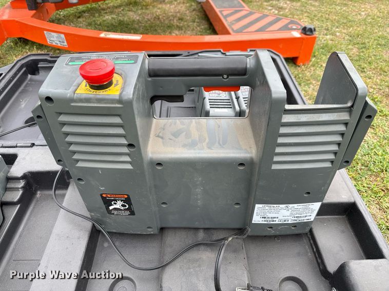 image for item EJ3684 JLG FS80 LiftPod vertical lift