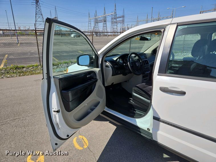 image for item EJ7462 2014 Dodge Grand Caravan van