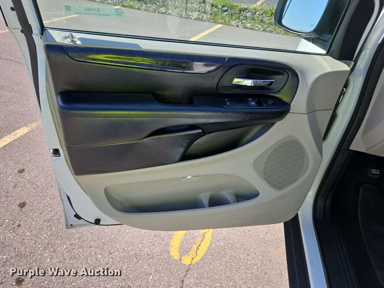 image for item EJ7462 2014 Dodge Grand Caravan van