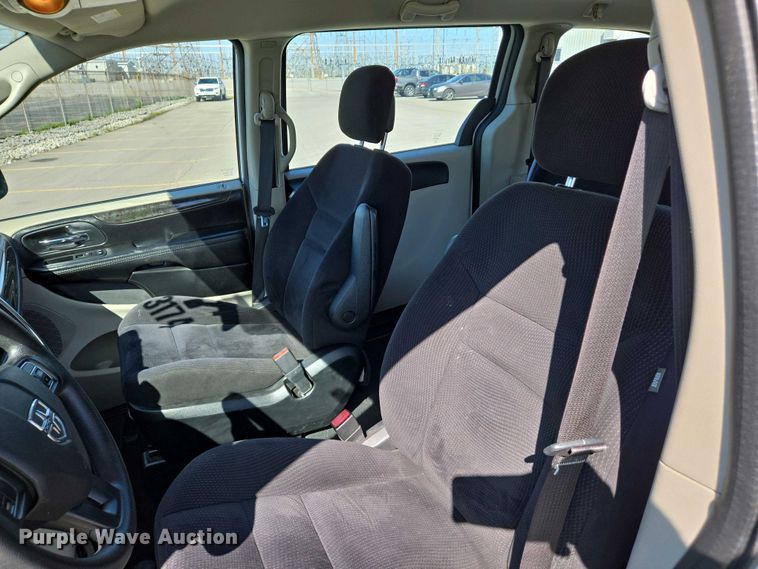 image for item EJ7462 2014 Dodge Grand Caravan van