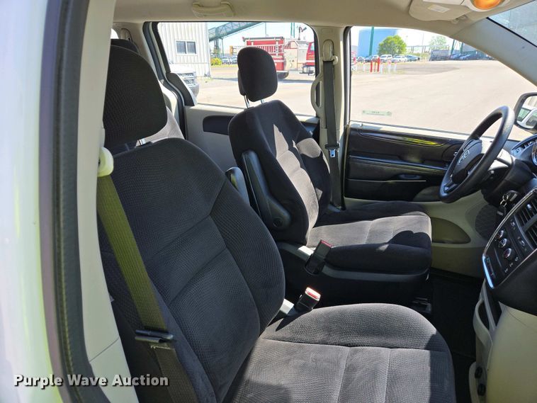 image for item EJ7462 2014 Dodge Grand Caravan van