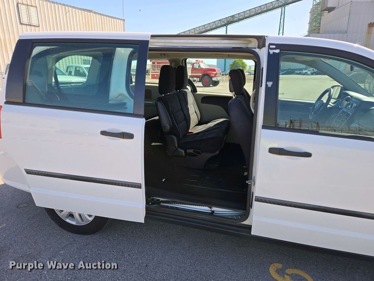 image for item EJ7462 2014 Dodge Grand Caravan van