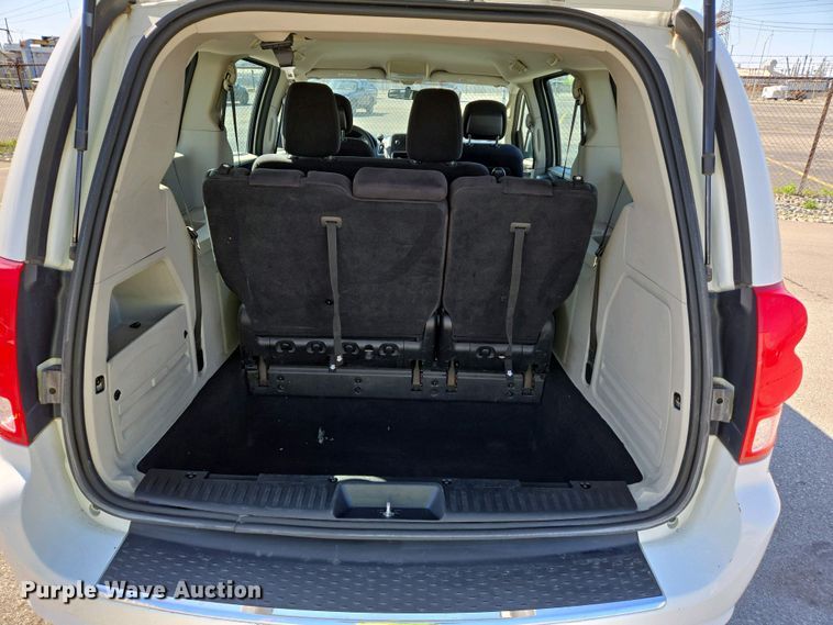 image for item EJ7462 2014 Dodge Grand Caravan van